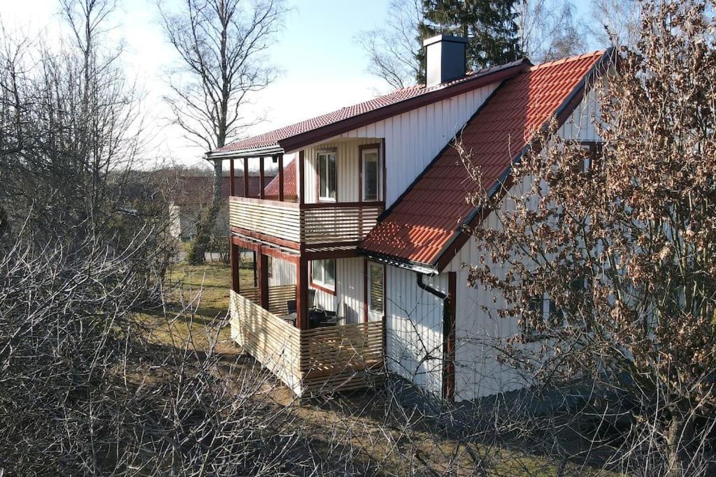 Lantlig Villa I Ljungbyhed Exteriör bild