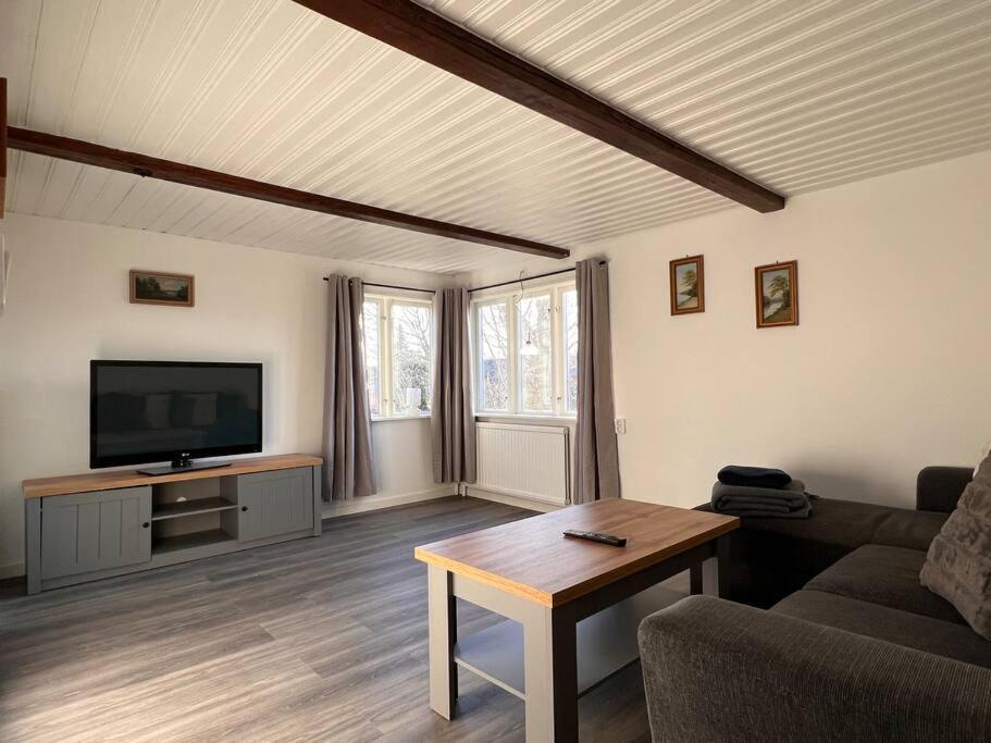 Lantlig Villa I Ljungbyhed Exteriör bild