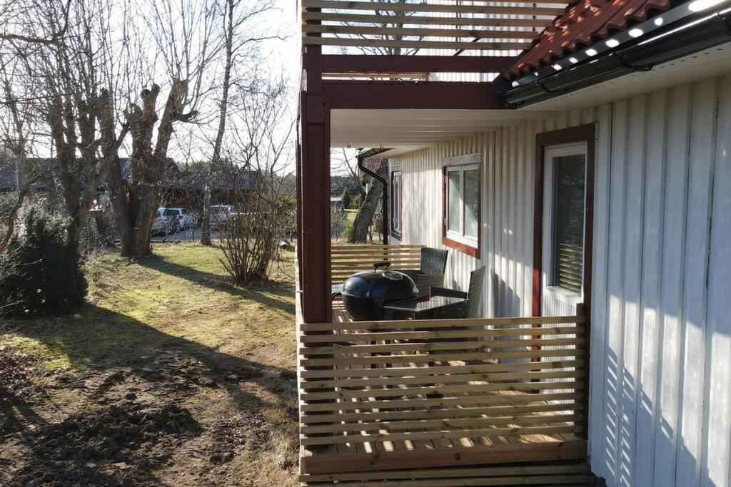 Lantlig Villa I Ljungbyhed Exteriör bild