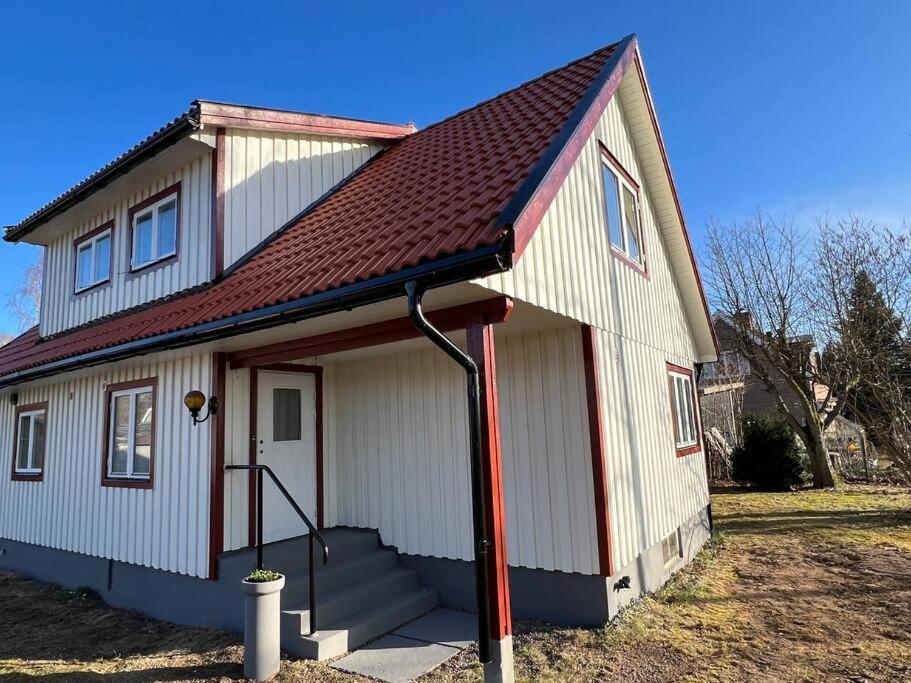 Lantlig Villa I Ljungbyhed Exteriör bild